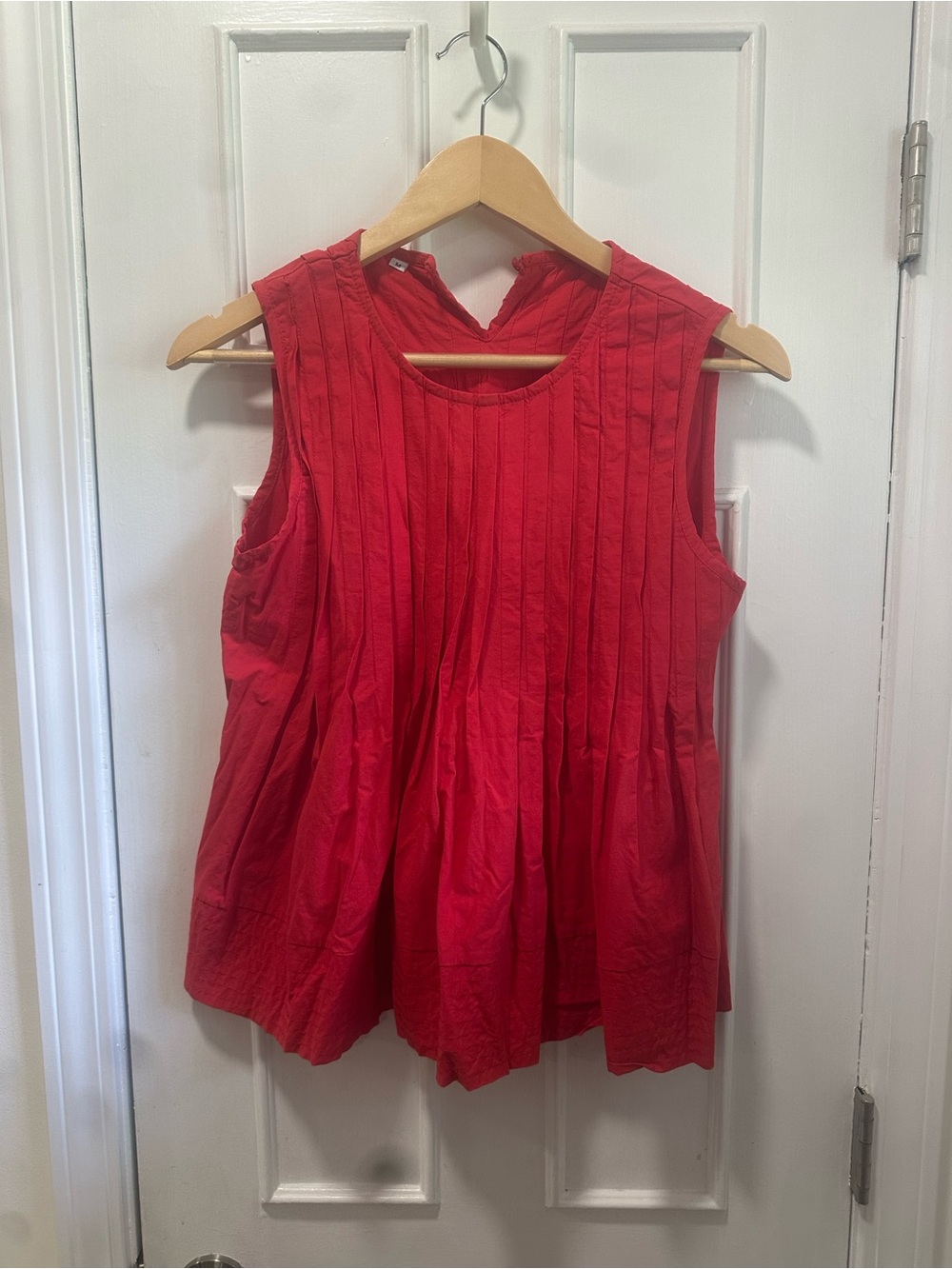 Women's Sleeveless Red Pleated Tank Top